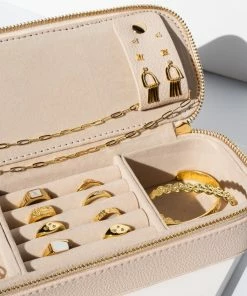 Arms Of Eve Monroe Jewellery and Cosmetic Travel Bag Blush -Men's Travel and Luggage http3A2F2Fstatic.theiconic.com .au2Fp2Farms of eve 5125 6077441 6