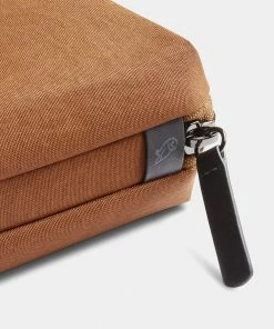 Bellroy Tech Kit Compact Bronze -Men's Travel and Luggage http3A2F2Fstatic.theiconic.com .au2Fp2Fbellroy 0920 8339141 5