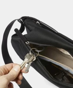 Bellroy Sling Melbourne Black -Men's Travel and Luggage http3A2F2Fstatic.theiconic.com .au2Fp2Fbellroy 1329 8250121 4