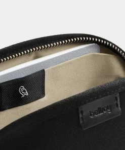 Bellroy Classic Pouch Melbourne Black -Men's Travel and Luggage http3A2F2Fstatic.theiconic.com .au2Fp2Fbellroy 2266 3742121 6