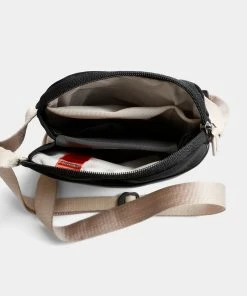 Bellroy City Pouch Premium Black Sand -Men's Travel and Luggage http3A2F2Fstatic.theiconic.com .au2Fp2Fbellroy 2863 9693411 5