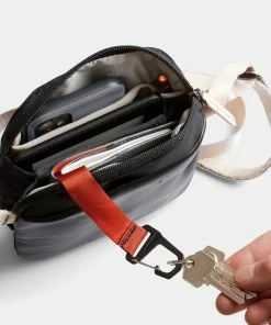 Bellroy City Pouch Premium Black Sand -Men's Travel and Luggage http3A2F2Fstatic.theiconic.com .au2Fp2Fbellroy 2871 9693411 8