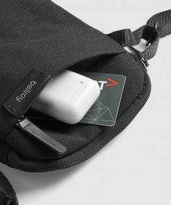 Bellroy City Pouch Black -Men's Travel and Luggage http3A2F2Fstatic.theiconic.com .au2Fp2Fbellroy 3141 5484211 6