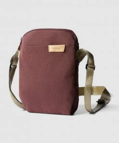 Bellroy City Pouch Red -Men's Travel and Luggage http3A2F2Fstatic.theiconic.com .au2Fp2Fbellroy 3183 6484211 3
