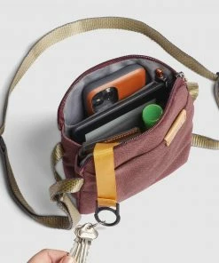 Bellroy City Pouch Red -Men's Travel and Luggage http3A2F2Fstatic.theiconic.com .au2Fp2Fbellroy 3186 6484211 4