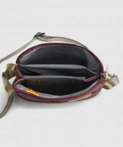 Bellroy City Pouch Red -Men's Travel and Luggage http3A2F2Fstatic.theiconic.com .au2Fp2Fbellroy 3188 6484211 5