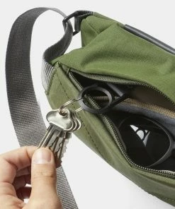 Bellroy Sling Mini Ranger Green -Men's Travel and Luggage http3A2F2Fstatic.theiconic.com .au2Fp2Fbellroy 4139 5661731 5