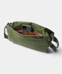 Bellroy Sling Ranger Green -Men's Travel and Luggage http3A2F2Fstatic.theiconic.com .au2Fp2Fbellroy 4160 4661731 3