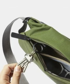 Bellroy Sling Ranger Green -Men's Travel and Luggage http3A2F2Fstatic.theiconic.com .au2Fp2Fbellroy 4163 4661731 4
