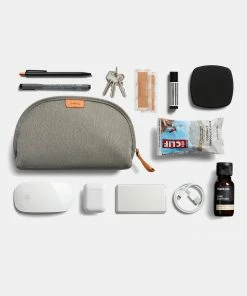 Bellroy Classic Pouch Limestone -Men's Travel and Luggage http3A2F2Fstatic.theiconic.com .au2Fp2Fbellroy 5389 6502911 3