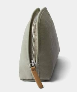 Bellroy Classic Pouch Lunar -Men's Travel and Luggage http3A2F2Fstatic.theiconic.com .au2Fp2Fbellroy 5414 8677511 5