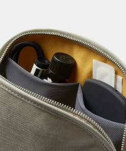 Bellroy Classic Pouch Lunar -Men's Travel and Luggage http3A2F2Fstatic.theiconic.com .au2Fp2Fbellroy 5416 8677511 6