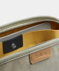 Bellroy Classic Pouch Lunar -Men's Travel and Luggage http3A2F2Fstatic.theiconic.com .au2Fp2Fbellroy 5419 8677511 7
