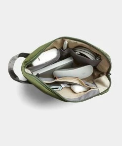 Bellroy Desk pouch Ranger Green -Men's Travel and Luggage http3A2F2Fstatic.theiconic.com .au2Fp2Fbellroy 5919 3501331 3