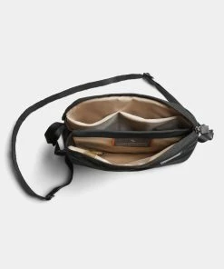 Bellroy City Pouch Plus Melbourne Black -Men's Travel and Luggage http3A2F2Fstatic.theiconic.com .au2Fp2Fbellroy 6400 7003231 4