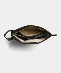 Bellroy Standing Pouch Plus Melbourne Black -Men's Travel and Luggage http3A2F2Fstatic.theiconic.com .au2Fp2Fbellroy 7296 3726121 3