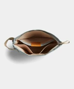 Bellroy Standing Pouch Plus Smoke Blue -Men's Travel and Luggage http3A2F2Fstatic.theiconic.com .au2Fp2Fbellroy 7296 5726121 3