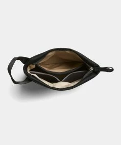 Bellroy Standing Pouch Melbourne Black -Men's Travel and Luggage http3A2F2Fstatic.theiconic.com .au2Fp2Fbellroy 7297 3236121 3