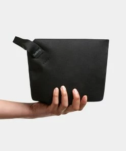 Bellroy Standing Pouch Melbourne Black -Men's Travel and Luggage http3A2F2Fstatic.theiconic.com .au2Fp2Fbellroy 7307 3236121 7