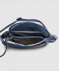 Bellroy City Pouch Marine Blue -Men's Travel and Luggage http3A2F2Fstatic.theiconic.com .au2Fp2Fbellroy 7793 1354211 4