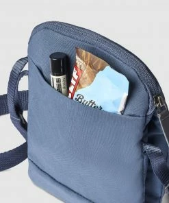 Bellroy City Pouch Marine Blue -Men's Travel and Luggage http3A2F2Fstatic.theiconic.com .au2Fp2Fbellroy 7800 1354211 7
