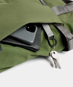 Bellroy Tokyo Totepack Ranger Green -Men's Travel and Luggage http3A2F2Fstatic.theiconic.com .au2Fp2Fbellroy 9119 3651331 5