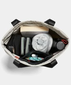 Bellroy Lite Tote Chalk -Men's Travel and Luggage http3A2F2Fstatic.theiconic.com .au2Fp2Fbellroy 9152 6968641 3