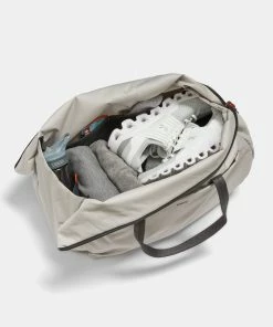 Bellroy Lite Duffel Chalk -Men's Travel and Luggage http3A2F2Fstatic.theiconic.com .au2Fp2Fbellroy 9398 8828441 4