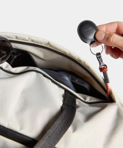 Bellroy Lite Duffel Chalk -Men's Travel and Luggage http3A2F2Fstatic.theiconic.com .au2Fp2Fbellroy 9419 8828441 7