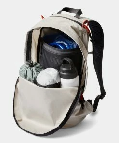 Bellroy Lite Daypack Chalk -Men's Travel and Luggage http3A2F2Fstatic.theiconic.com .au2Fp2Fbellroy 9500 6828441 3