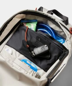 Bellroy Lite Daypack Chalk -Men's Travel and Luggage http3A2F2Fstatic.theiconic.com .au2Fp2Fbellroy 9513 6828441 5