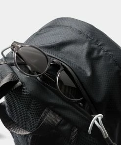 Bellroy Lite Daypack Shadow -Men's Travel and Luggage http3A2F2Fstatic.theiconic.com .au2Fp2Fbellroy 9654 7828441 6