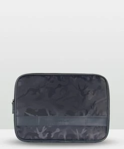 Cobb & Co Lance Laptop Sleeve NAVY -Men's Travel and Luggage http3A2F2Fstatic.theiconic.com .au2Fp2Fcobb co 0325 666288 3