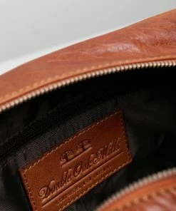 Double Oak Mills George Leather Washbag Tan -Men's Travel and Luggage http3A2F2Fstatic.theiconic.com .au2Fp2Fdouble oak mills 0059 571988 3