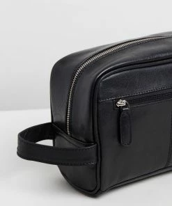 Double Oak Mills George Leather Washbag Black -Men's Travel and Luggage http3A2F2Fstatic.theiconic.com .au2Fp2Fdouble oak mills 3380 071988 4