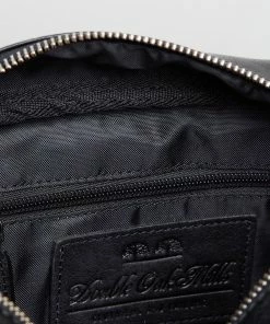 Double Oak Mills George Leather Washbag Black -Men's Travel and Luggage http3A2F2Fstatic.theiconic.com .au2Fp2Fdouble oak mills 3383 071988 3