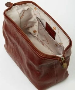 Republic of Florence The Uno Dopp Kit Brown -Men's Travel and Luggage http3A2F2Fstatic.theiconic.com .au2Fp2Fetrusco classic 3193 426793 3