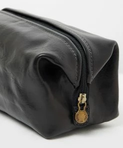 Republic of Florence The Uno Dopp Kit Black -Men's Travel and Luggage http3A2F2Fstatic.theiconic.com .au2Fp2Fetrusco classic 3199 746793 3