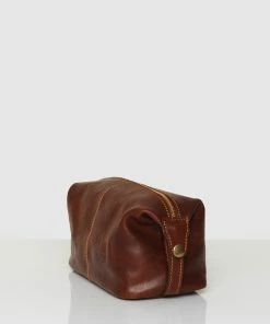 Republic of Florence Tre Leather Dopp Kit Brown -Men's Travel and Luggage http3A2F2Fstatic.theiconic.com .au2Fp2Fetrusco classic 8254 4877431 3