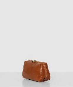 Republic of Florence The Otto Tan Leather Dopp Kit -Men's Travel and Luggage http3A2F2Fstatic.theiconic.com .au2Fp2Fetrusco classic 8402 0027711 3