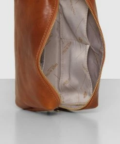 Republic of Florence The Otto Tan Leather Dopp Kit -Men's Travel and Luggage http3A2F2Fstatic.theiconic.com .au2Fp2Fetrusco classic 8405 0027711 4
