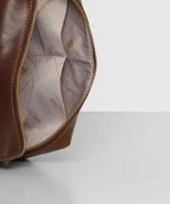 Republic of Florence The Otto Leather Dopp Kit Matt Chocolate -Men's Travel and Luggage http3A2F2Fstatic.theiconic.com .au2Fp2Fetrusco classic 8498 2027711 4
