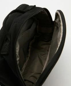 Fjallraven Kanken Toiletry Bag Black -Men's Travel and Luggage http3A2F2Fstatic.theiconic.com .au2Fp2Ffjallraven 4668 1614941 3