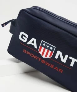 Gant Retro Shield Washkit Evening Blue -Men's Travel and Luggage http3A2F2Fstatic.theiconic.com .au2Fp2Fgant 6413 9723251 4