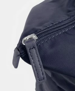 Globite Stash and Dash Hold All Bag Navy -Men's Travel and Luggage http3A2F2Fstatic.theiconic.com .au2Fp2Fglobite 2369 931217 5