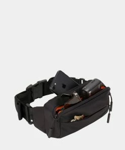 Incase Sidebag Black -Men's Travel and Luggage http3A2F2Fstatic.theiconic.com .au2Fp2Fincase 2610 451206 3