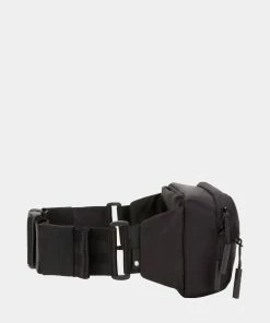 Incase Sidebag Black -Men's Travel and Luggage http3A2F2Fstatic.theiconic.com .au2Fp2Fincase 2612 451206 4
