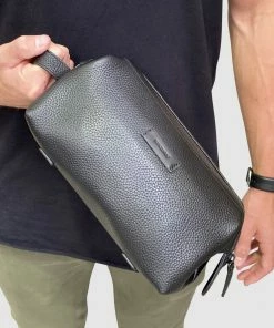 Kinnon Wills Dopp Kit Black -Men's Travel and Luggage http3A2F2Fstatic.theiconic.com .au2Fp2Fkinnon 5102 1709901 6
