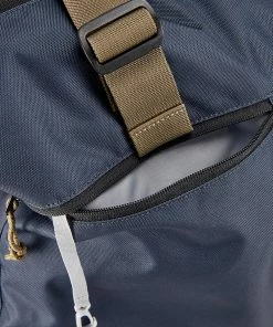 Nixon Large Heist Bag Navy -Men's Travel and Luggage http3A2F2Fstatic.theiconic.com .au2Fp2Fnixon 9861 7227441 3