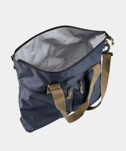Nixon Large Heist Bag Navy -Men's Travel and Luggage http3A2F2Fstatic.theiconic.com .au2Fp2Fnixon 9864 7227441 4